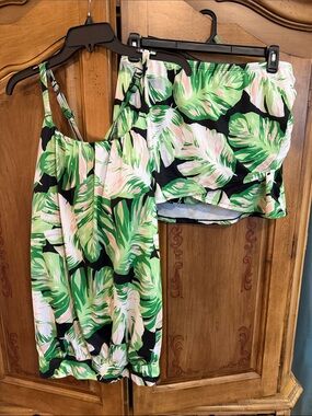 Cacique Swim Green and Black Tropical Print 2 piece swimwear like new condition